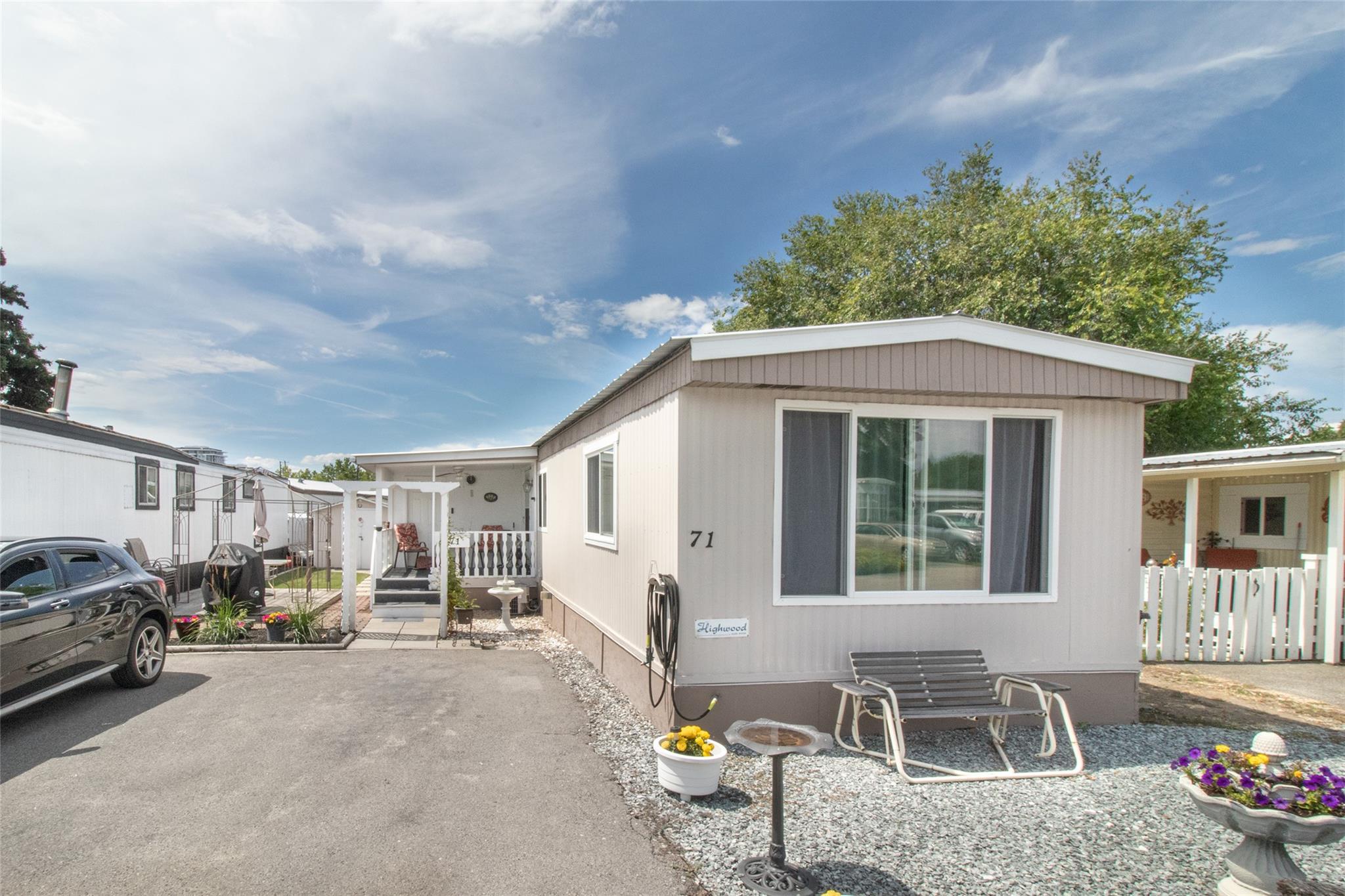 Manufactured home at Shasta Mobile Home Park, Lower Mission